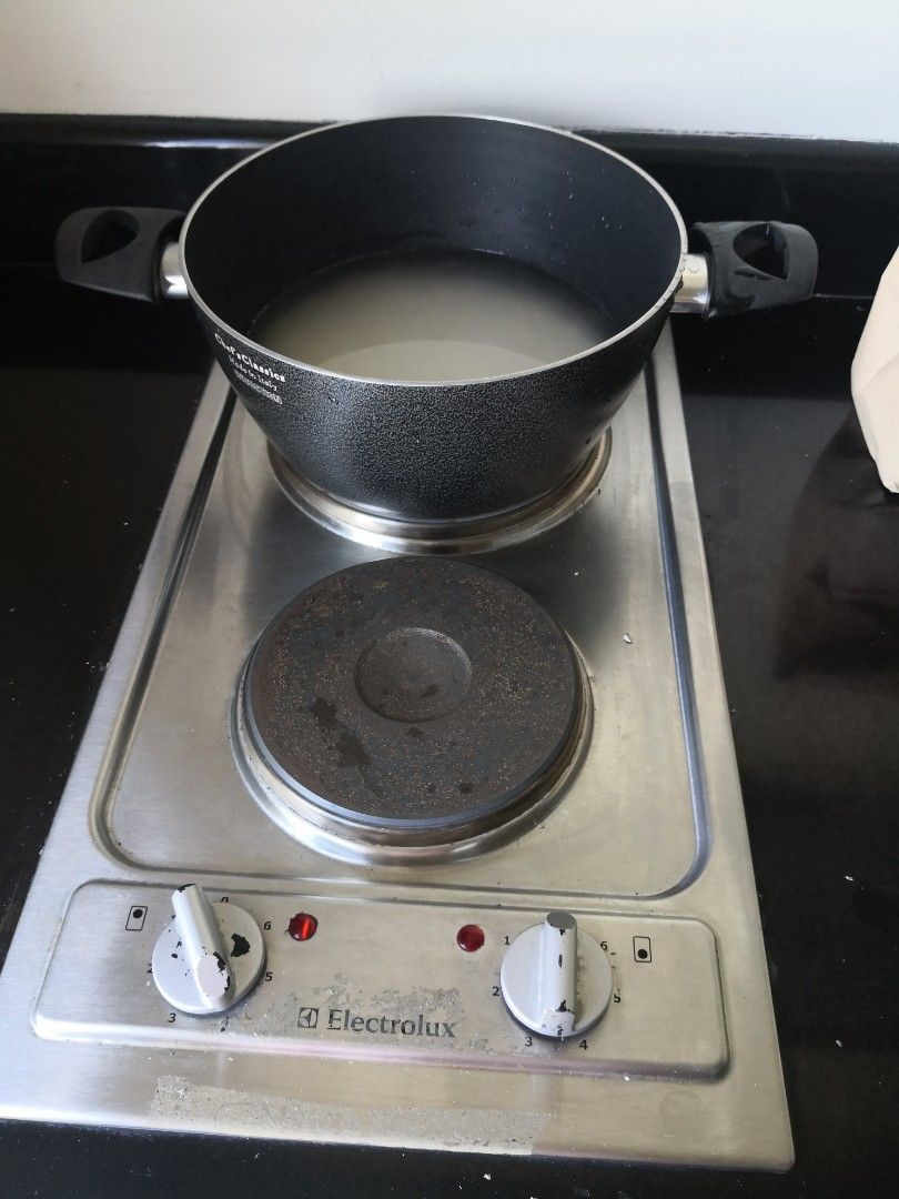 Electrolux electric counter top stove with exhaust fan, Furniture