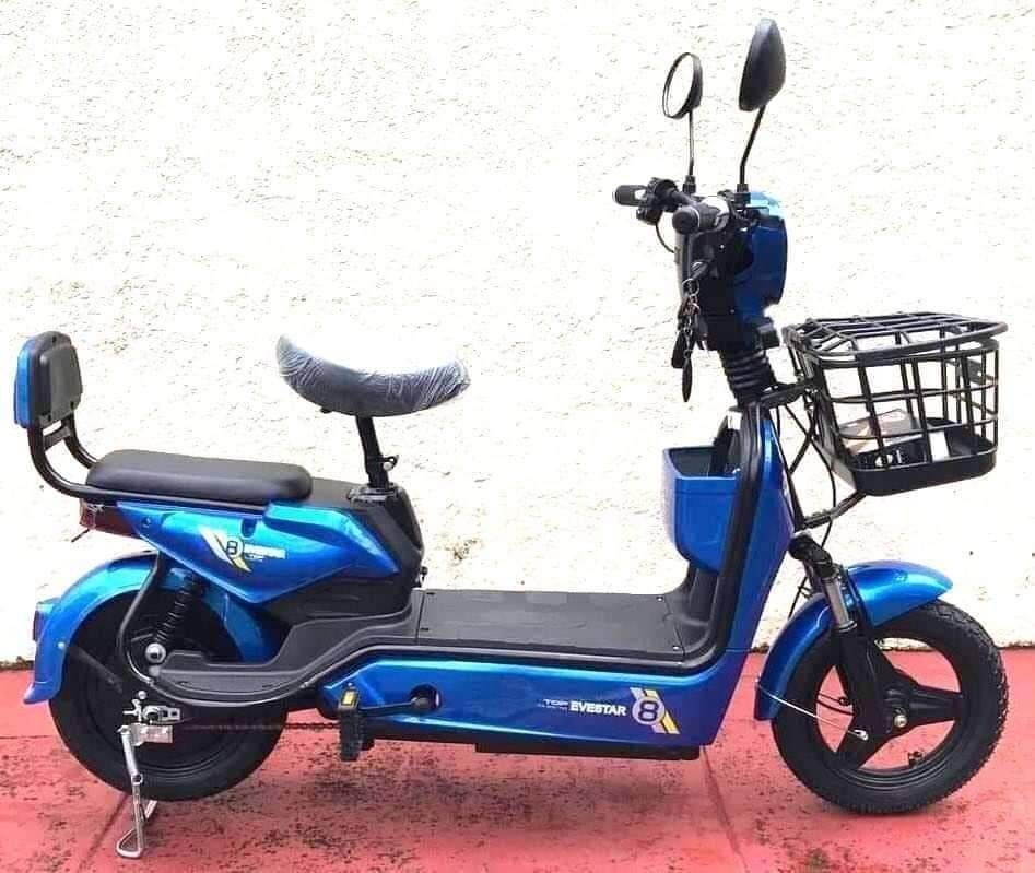 EVESTAR E-BIKE UPGRADED SPEEDOMETER WITH PEDAL ASSIST (Category: Bicycles) located in Antipolo. Submitted by mgrace0920 (Listing ID 1201935360, Image 3). Description: ✨EVESTAR E-BIKE UPGRADED SPEEDOMETER WITH PEDAL ASSIST ❗₱11,599.00 FREE ASSEMBLE 🆓FREE HELMET 🆓FREE SIDE MIRROR 🆓FREE DEMO 🆓WITH CERTIFICATE OF OWNERSHIP Specification: 48V12A Ebike •antitheft alarm (w/ remote key) •Keyless power button •Battery power indicator •Shock absorption