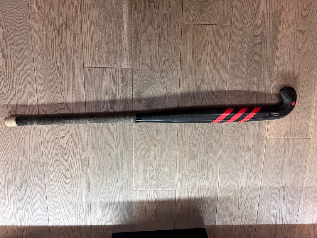 Adidas tx24 hockey stick , 運動產品, 運動與體育, 運動與體育 球拍和球類運動 Carousell