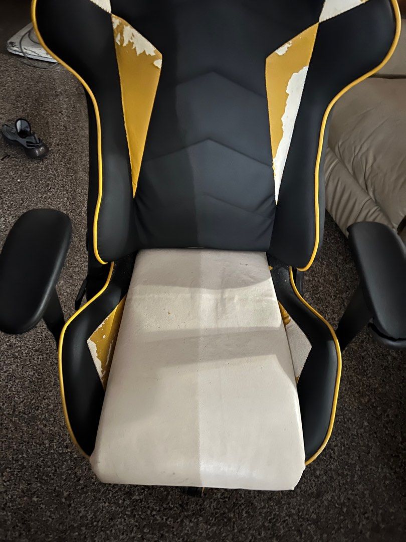 FREE GAMING CHAIR, Furniture & Home Living, Furniture, Chairs on Carousell