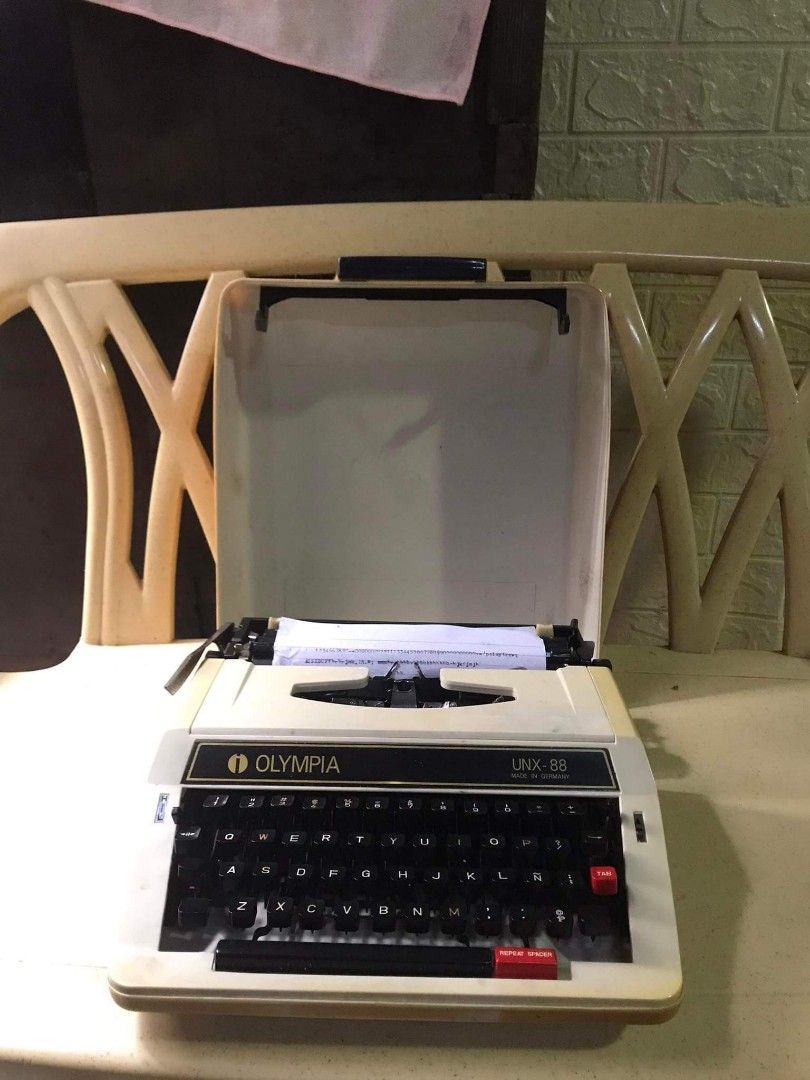 F/S:Olympia UNX-88 Typewriter (Vintage) (Category: Office & Business Technology) located in Bacoor. Submitted by piolo16 (Listing ID 1201912142, Image 3). Description: For Sale: OLYMPIA UNX-88 Typewriter Price: 3.5k ✔️ All Keys are Working ✔️ In Good Condition ✔️ Cover ✔️ Ink/Ribbon ✔️ Ready to Used ✔️ Cash on Pickup via LBC ✔️ Cash on Delivery via LALAMOVE ✔️ Bacoor Area ✔️.
