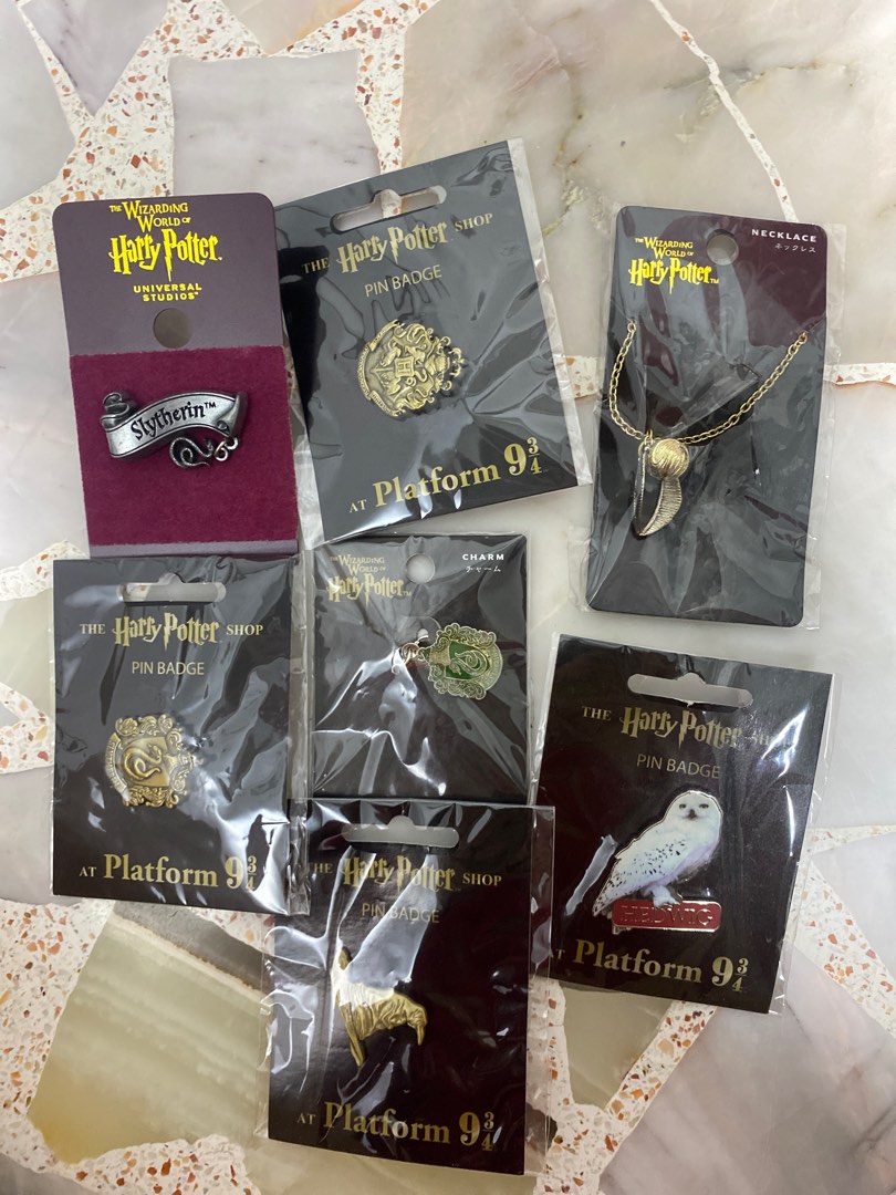 harry potter collectibles, charms, pins, badges, merchandise, Hobbies