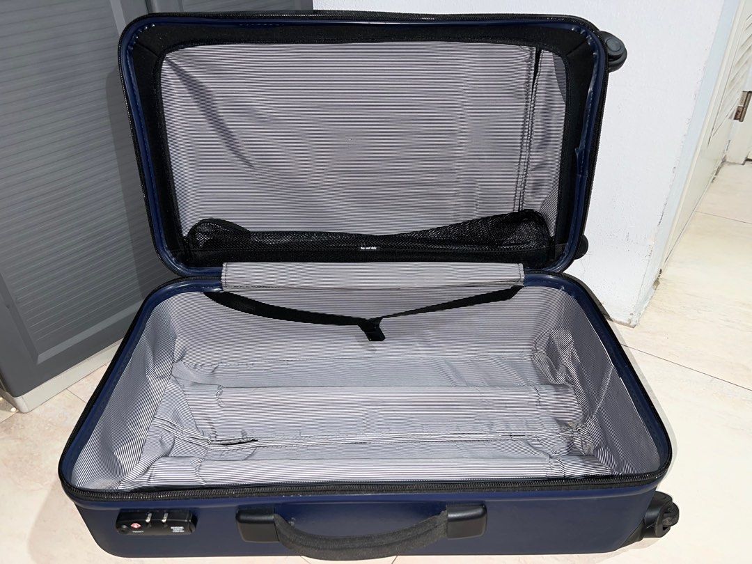 Herschel Trade Luggage Medium, Hobbies & Toys, Travel, Luggage on Carousell