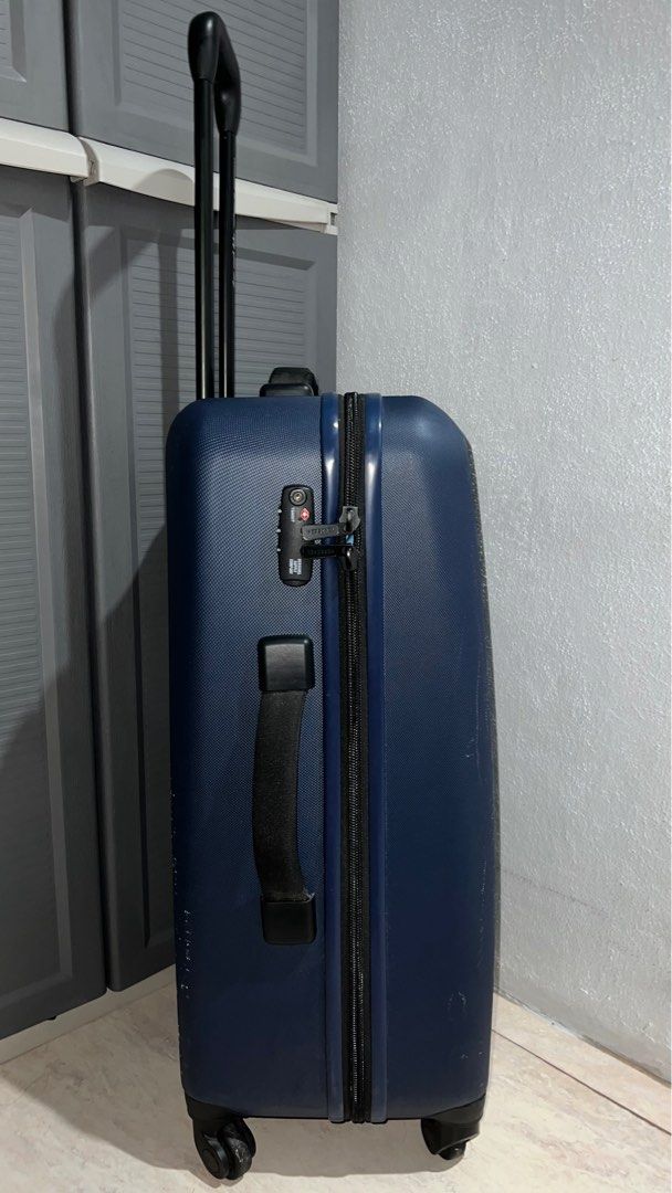 Herschel Trade Luggage Medium, Hobbies & Toys, Travel, Luggage on Carousell