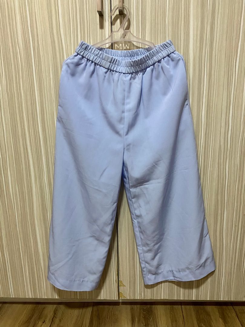 H&M Blue Culottes (Category: Other Bottoms) located in Cabanatuan. Submitted by 28.29.thrifty (Listing ID 1202027383, Image 1). Description: ➖ Unused, tag removed ➖ Fits Small frames RFS: Does not fit me 💰Payment Methods: Gcash / Paymaya ✅ Shopee checkout available 🚚 Shipping Methods: J&T Express / Gogo Xpress / Shopee.