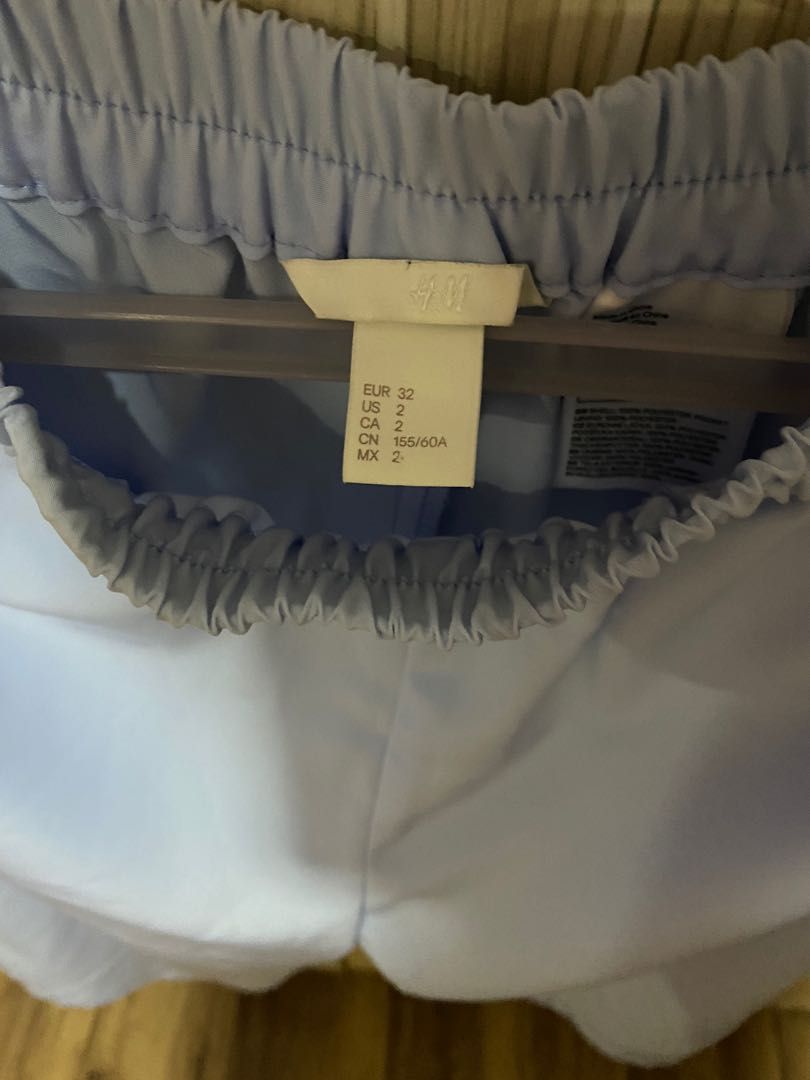 H&M Blue Culottes (Category: Other Bottoms) located in Cabanatuan. Submitted by 28.29.thrifty (Listing ID 1202027383, Image 2). Description: ➖ Unused, tag removed ➖ Fits Small frames RFS: Does not fit me 💰Payment Methods: Gcash / Paymaya ✅ Shopee checkout available 🚚 Shipping Methods: J&T Express / Gogo Xpress / Shopee.