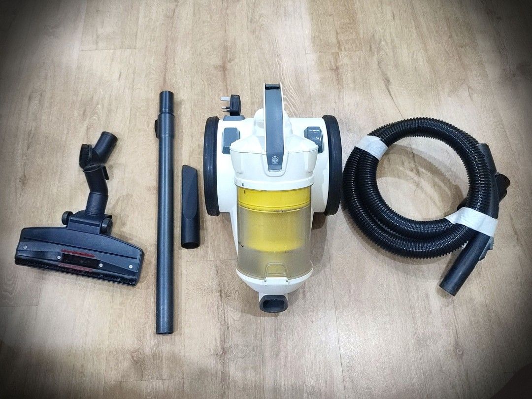 Karcher vc3 premium vacuum cleaner, Furniture & Home Living, Cleaning ...