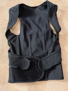 Kid's vest to straighten back. Size M