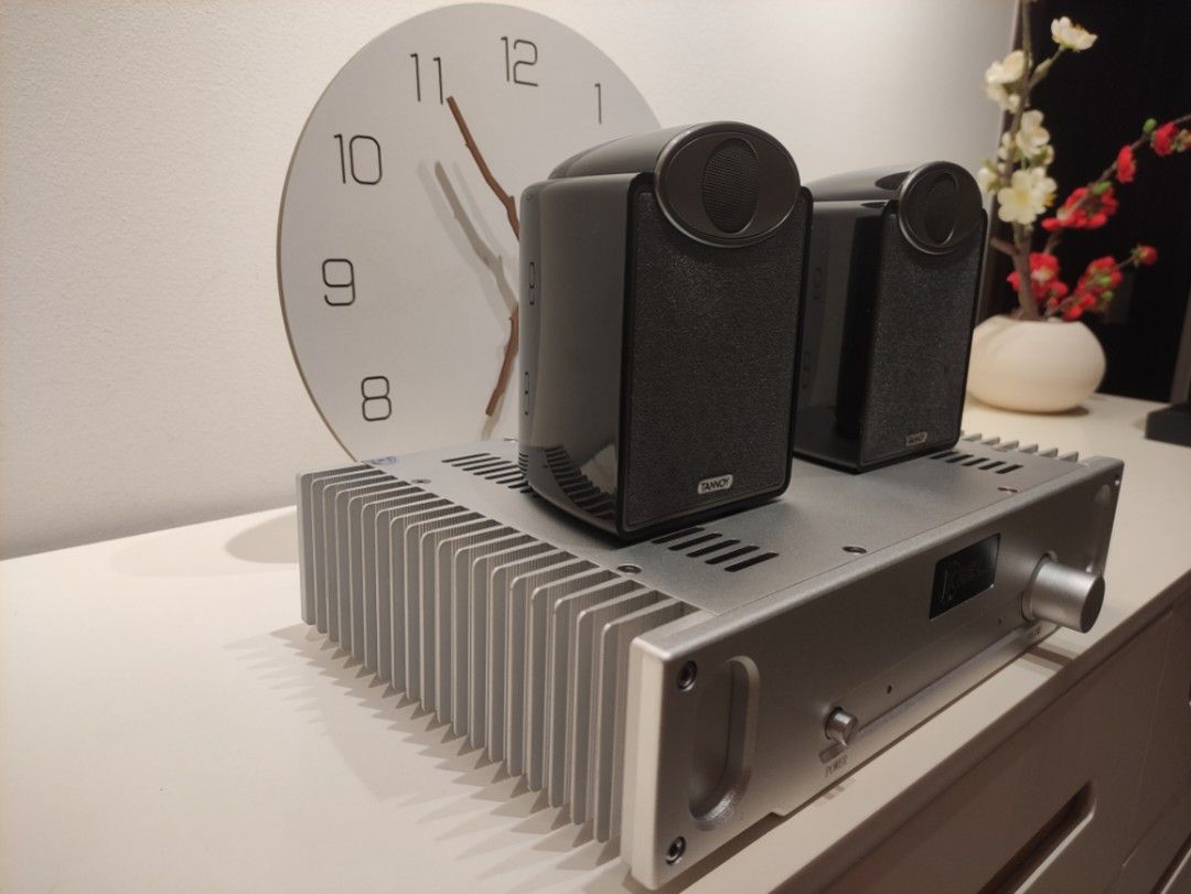 Like new Brzhifi hood 1969 amplifier with free Tannoy speakers (worth