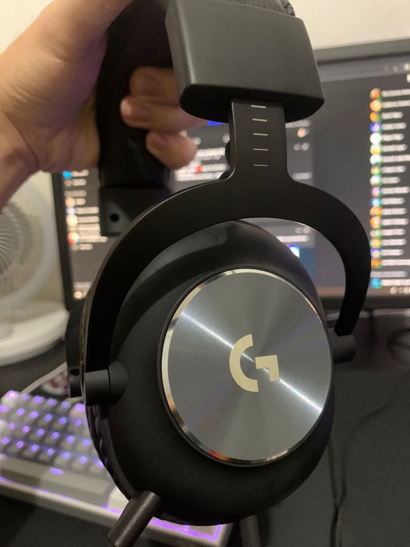 Logitech G Pro X (2nd) Headset (Category: Headphones & Headsets) located in Quezon City. Submitted by adarpgaming (Listing ID 1201967676, Image 1). Description: Good as new 3.3k if ngayon po kukunin No scratches With box ( medyo sira po yung box kasi nadaganan) Complete accessories Hindi ko na po sinama yung foam na earcups, yun po kasi ginamit ko, for hygiene na din po😊 Slightly negotiable for sure buyer! QC area Can do shipping/meetup around P