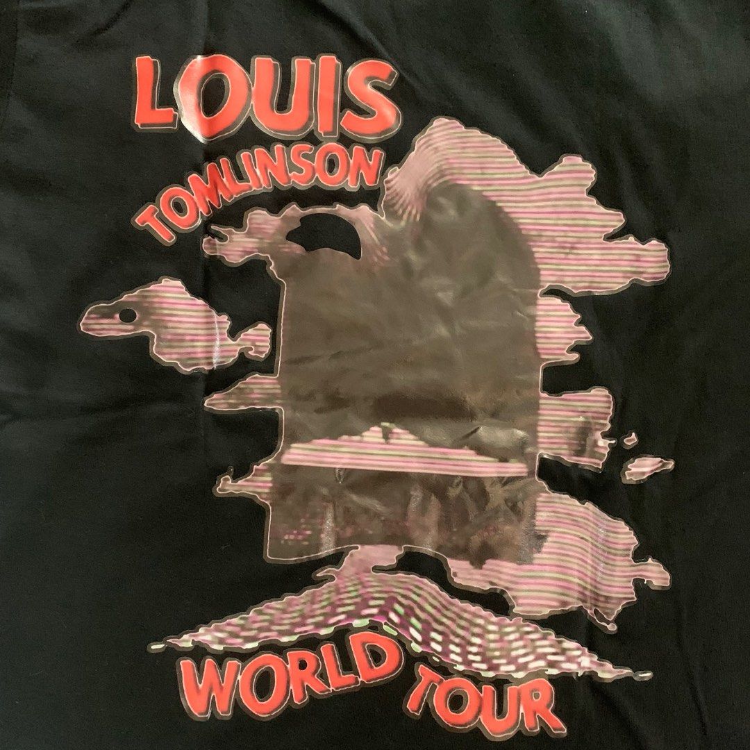 Louis Tomlinson UNOFFICIAL Merch (Category: Shirts) located in Santa Rosa. Submitted by mrjrbtrc_ (Listing ID 1201904531, Image 3). Description: Shirt is in size medium Brand shirt is Active Wear RFS: need funds.