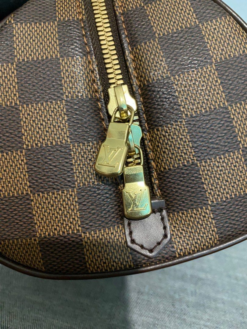 Only 878.00 usd for LOUIS VUITTON Victoire Monogram Canvas Crossbody Bag  Black Online at the Shop