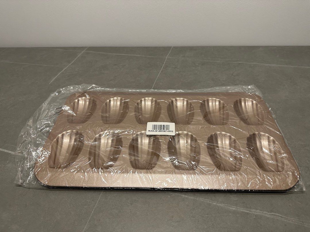 Madeleine tray mould, Furniture & Home Living, Kitchenware & Tableware