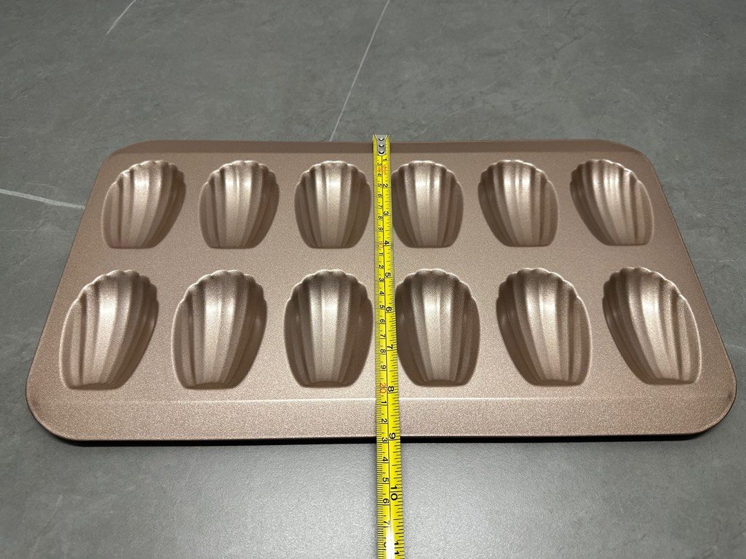 Madeleine tray mould, Furniture & Home Living, Kitchenware & Tableware