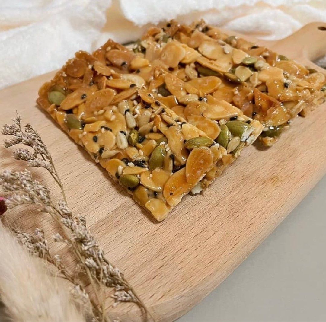 MIXED NUTS FLORENTINE, Food & Drinks, Homemade Bakes on Carousell