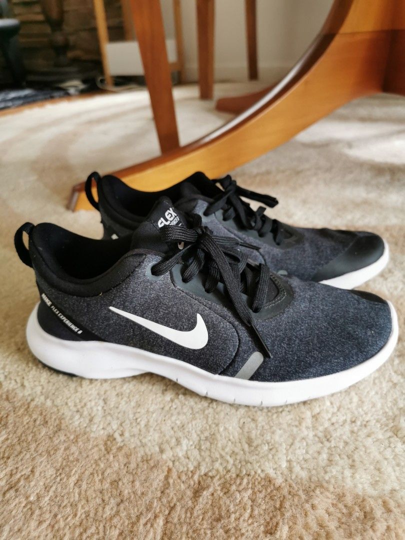 nike flex size 4