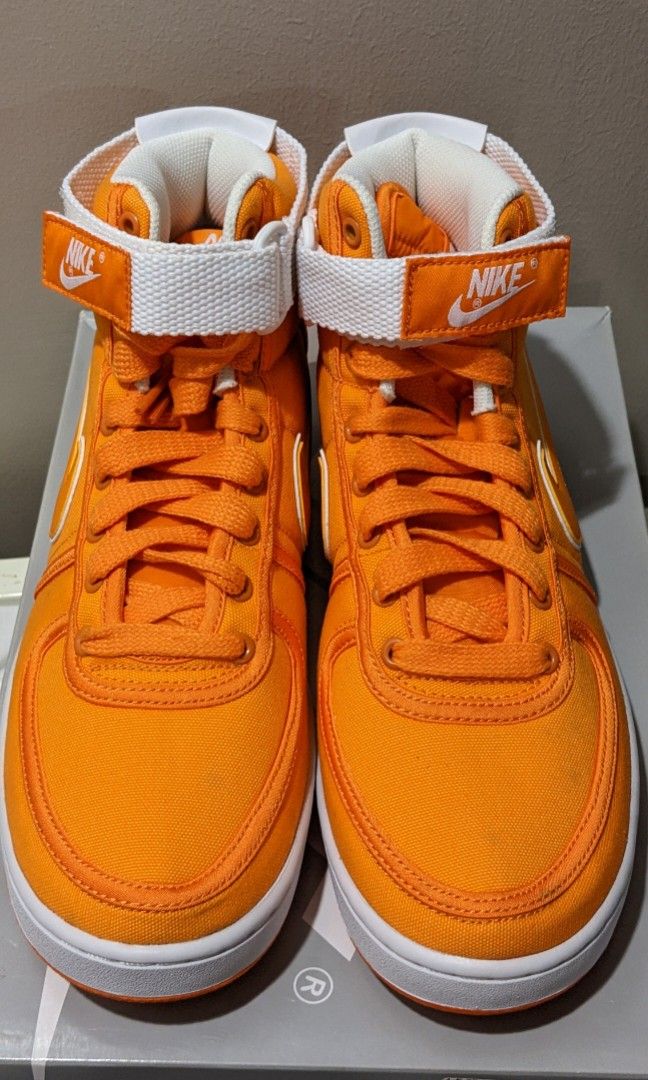 Doc deals brown vandals