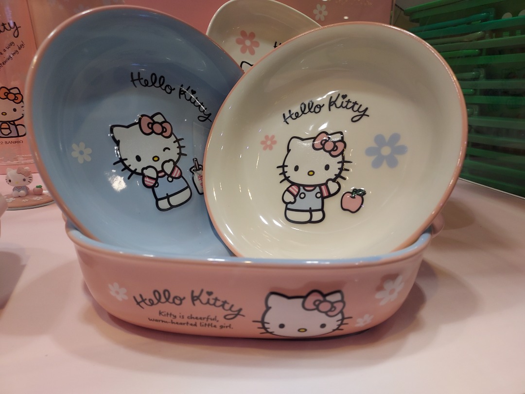 Hello deals kitty dinnerware