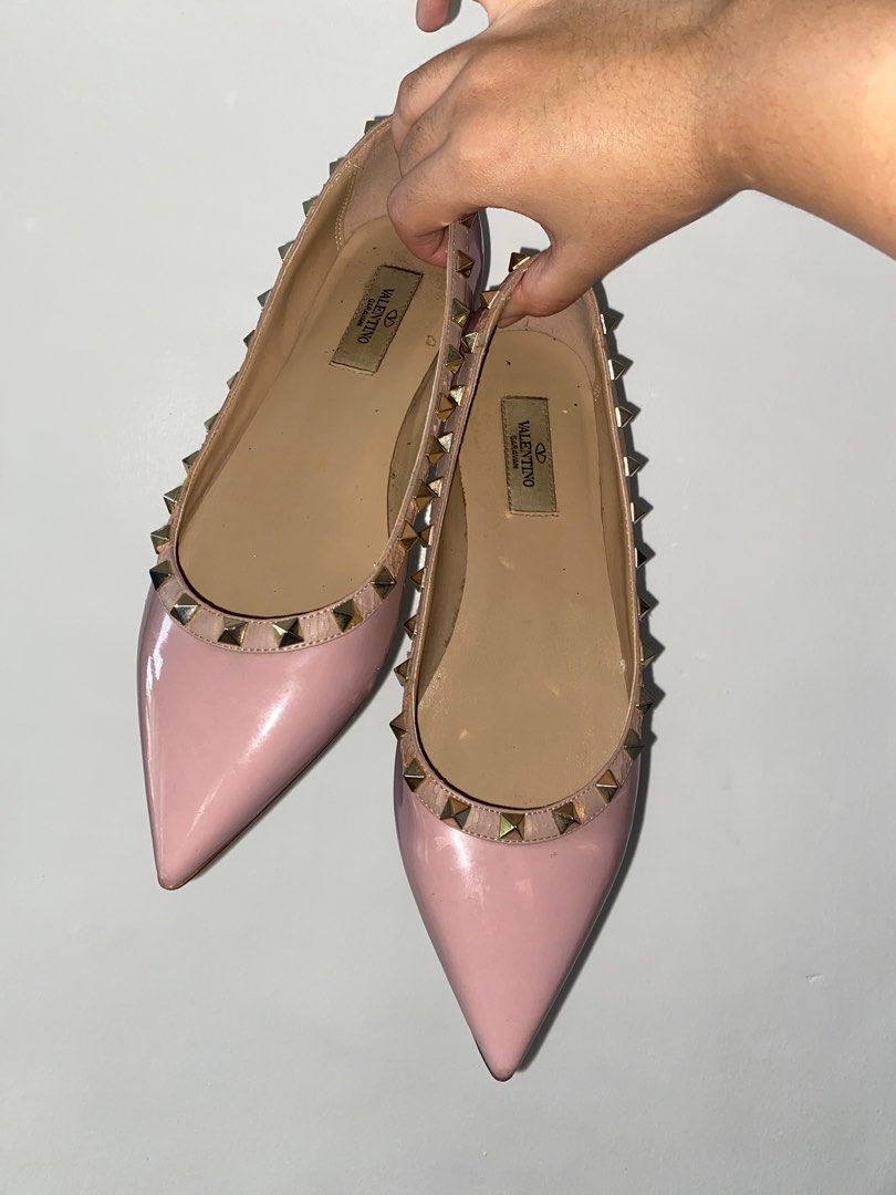 Flat hot sale valentino shoes
