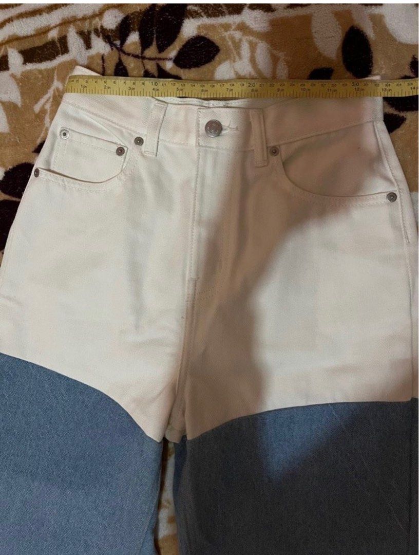 Pomelo Two Toned Frayed Hem Jeans (Category: Jeans) located in Taguig. Submitted by apaba (Listing ID 1201917291, Image 2). Description: Still with Tag Fits 25-27 .
