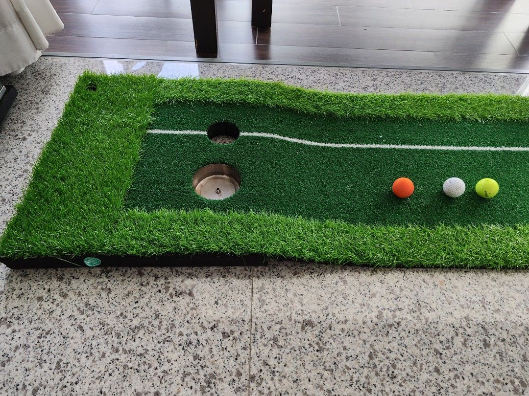 Putting Matt, Sports Equipment, Sports & Games, Golf on Carousell
