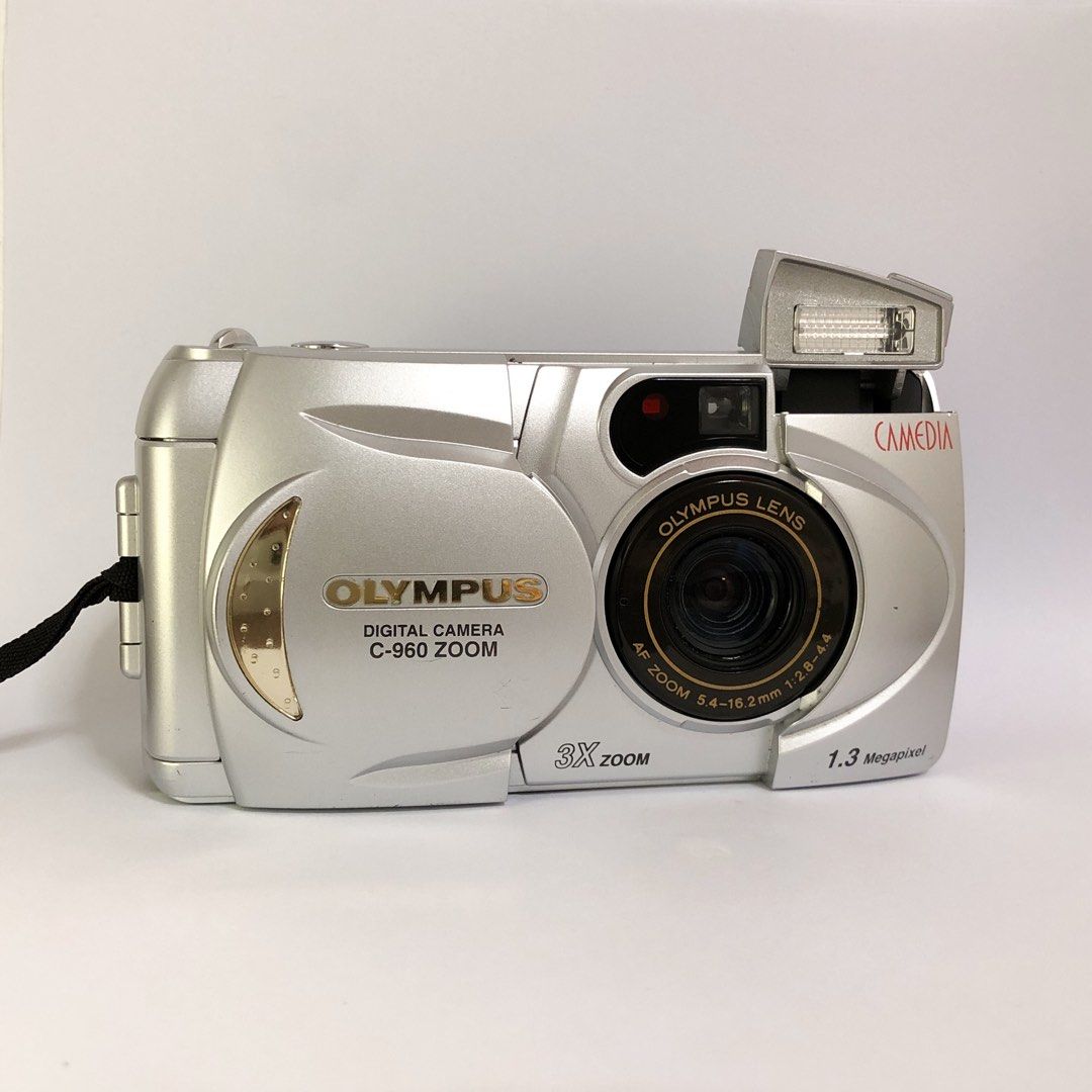 Rare Olympus camedia C960 zoom Digital Camera, Photography, Cameras on Carousell