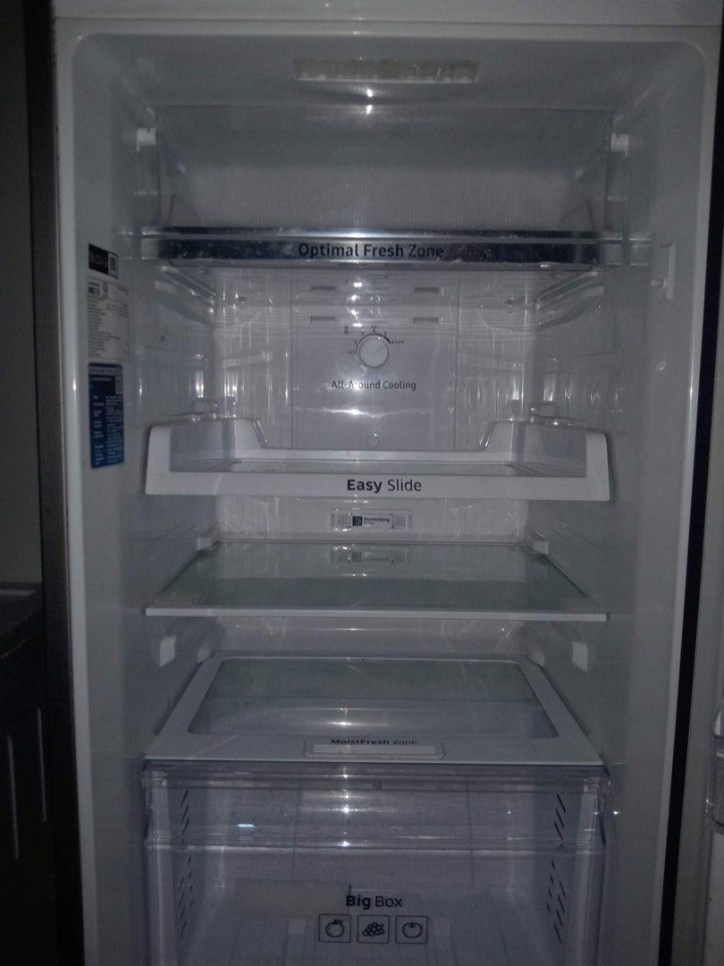 ref like new (Category: Refrigerators and Freezers) located in Calamba. Submitted by jeeeengg (Listing ID 1201878460, Image 2). Description: february lang po binili.