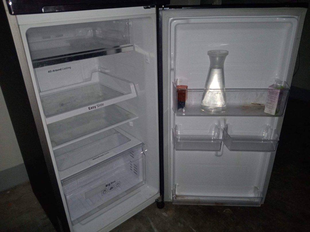 ref like new (Category: Refrigerators and Freezers) located in Calamba. Submitted by jeeeengg (Listing ID 1201878460, Image 3). Description: february lang po binili.