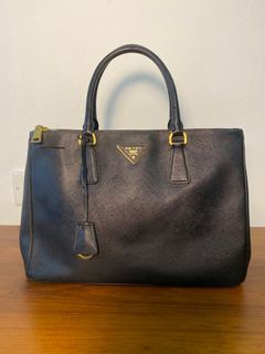 (Category: ) located in . Submitted by designergoodsforless (Listing ID 1201971502, Image 1). Description: .
