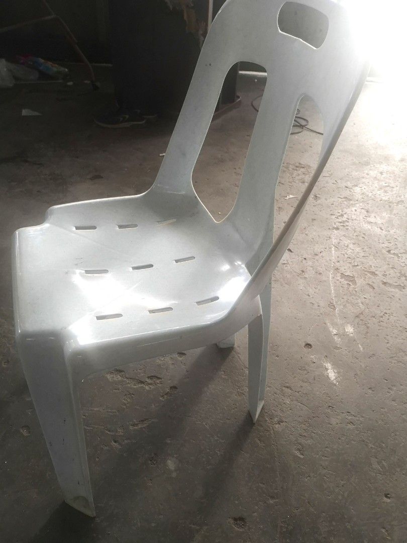 2nd hand sales plastic chairs