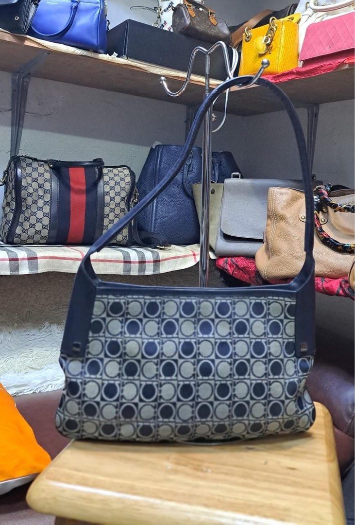 Salvatore Ferragamo armpit bag (Category: Luxury Bags & Wallets) located in Butuan. Submitted by natalday (Listing ID 1201966780, Image 1). Description: authentic canvass.