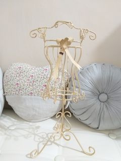 Shabby chic wrought metal accent Accessory holder