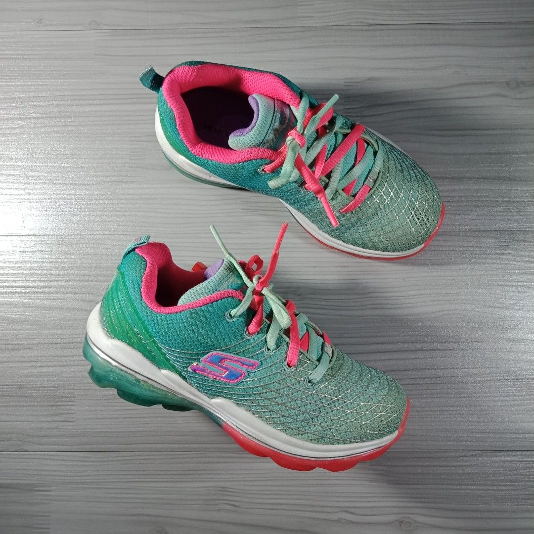 Skechers 2025 size 17