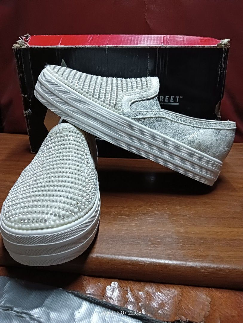 Skechers slip store ons size 15