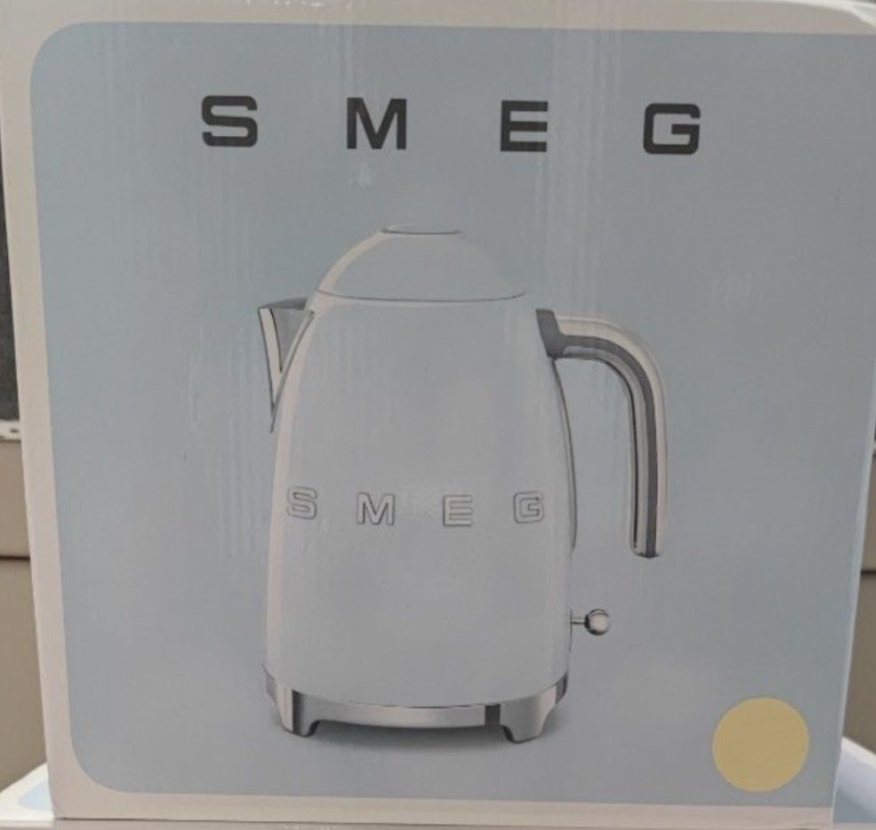 SMEG kettle and bread toaster, TV & Home Appliances, Kitchen Appliances, Kettles & Airpots on