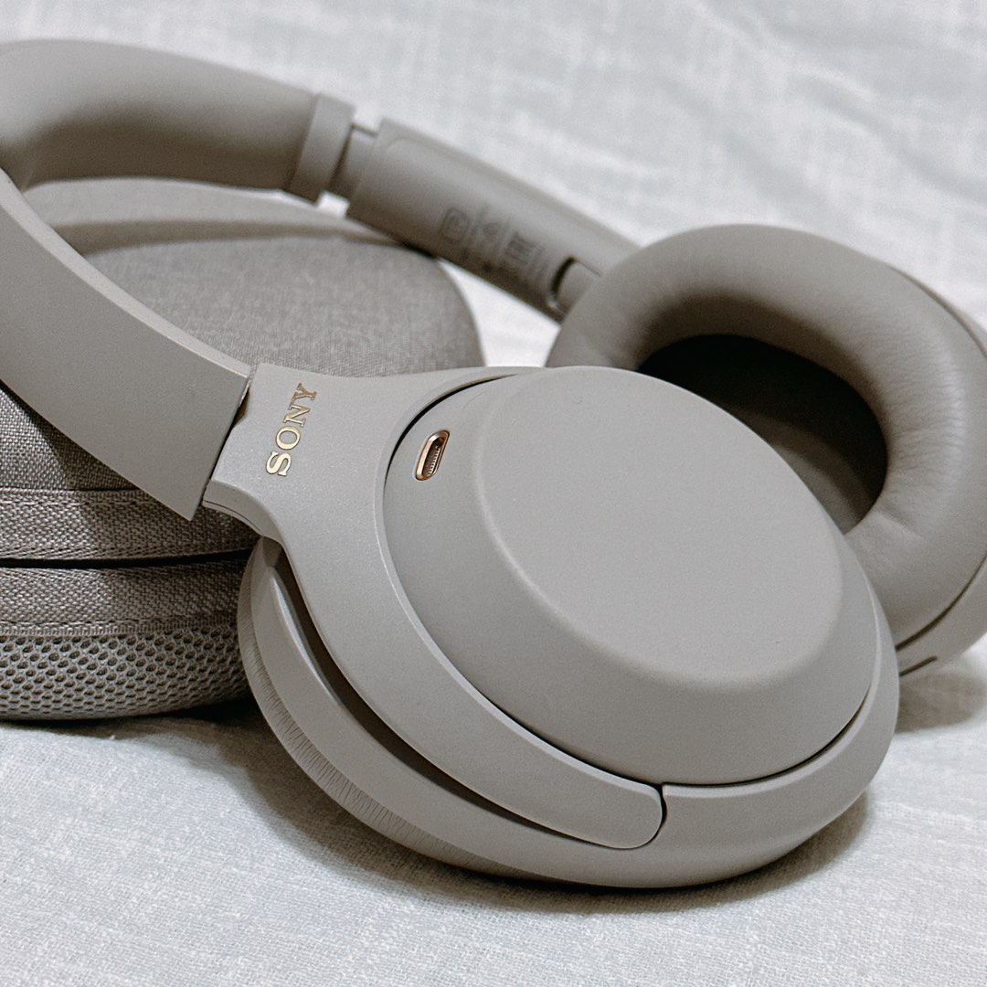 SONY WH-1000XM4 / Platinum Silver / Sony xm4, 手機及配件, 智慧穿戴裝置及智慧手錶在旋轉拍賣