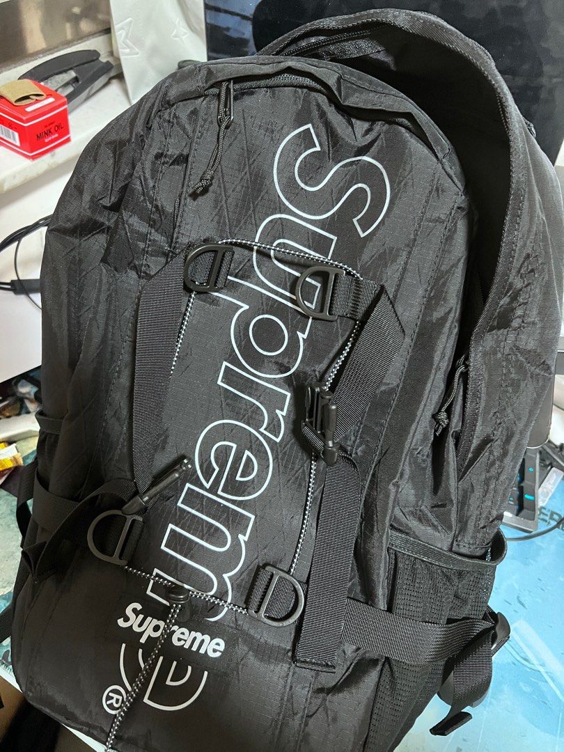 supreme backpack 18fw 1度のみ短時間使用-