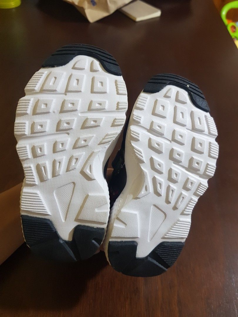 thomas the train house shoes