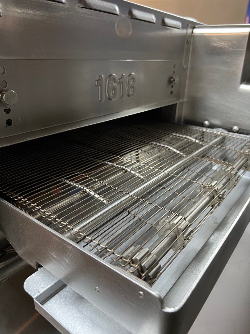 TurboChef Commercial Conveyor Pizza Oven/ High H 1618, TV & Home