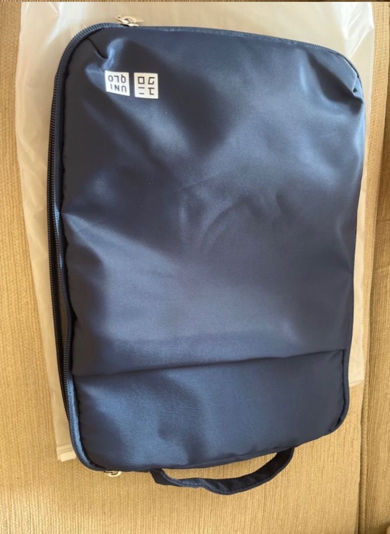 uniqlo laptop bag, Computers & Tech, Parts & Accessories, Laptop Bags