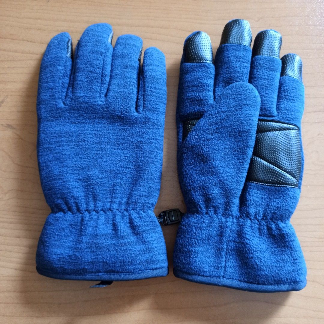 Uniqlo Winter Gloves, Men's Fashion, Watches & Accessories, Gloves on