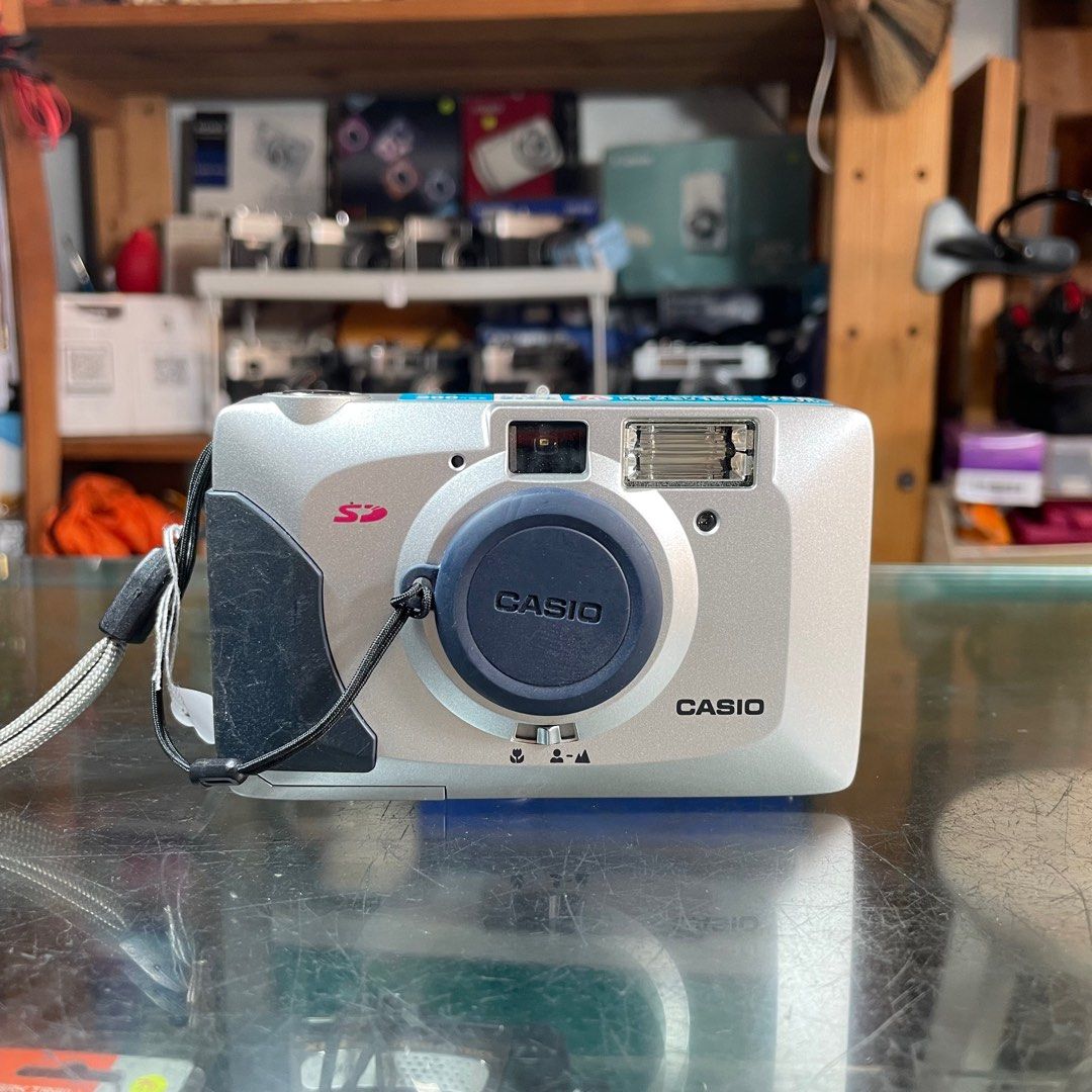 Vintage Retro Casio QV-2100 2mp Digital Camera Kamera Digicam CCD,  Photography, Cameras on Carousell