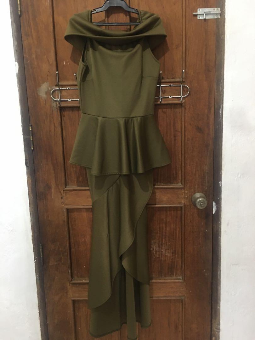 Army green off shoulder ruffled gown (Category: Evening dresses & gowns) located in Quezon City. Submitted by mrliban (Listing ID 1141078195, Image 2). Description: Used only once for a wedding.