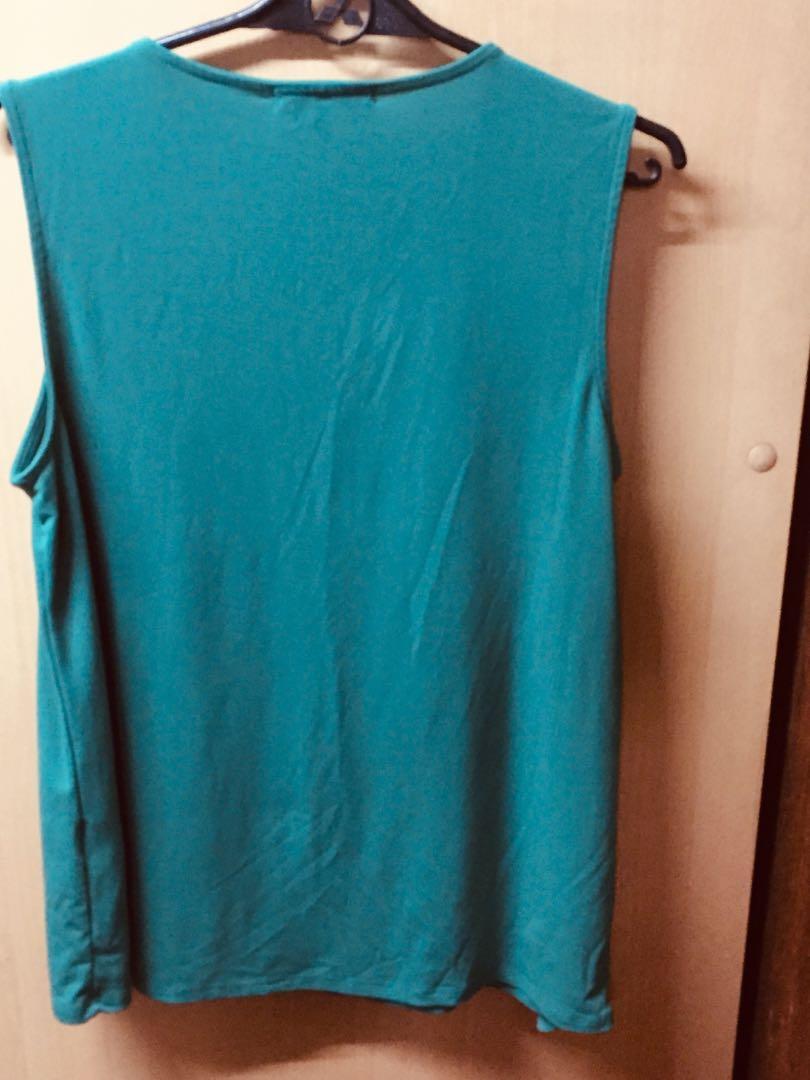 Banana Republic Sleeveless Top (Category: Sleeveless) located in Manila. Submitted by sunshower1232 (Listing ID 1141038038, Image 3). Description: Banana Republic Sleeveless Top Made in Vietnam 🇻🇳 In very good condition No flaws. No issues. Color may vary due to lighting Send pm for details .