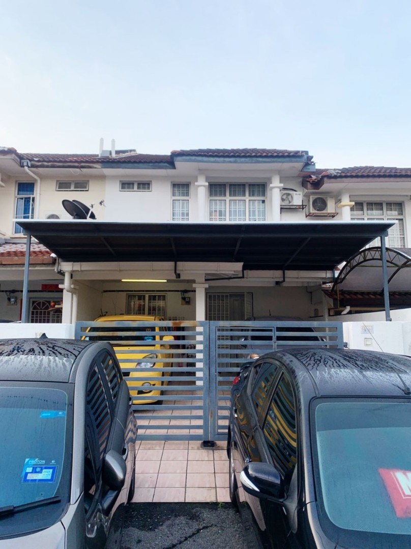 Bilik sewa Mahkota Cheras, Furniture & Home Living, Furniture, Sofas on