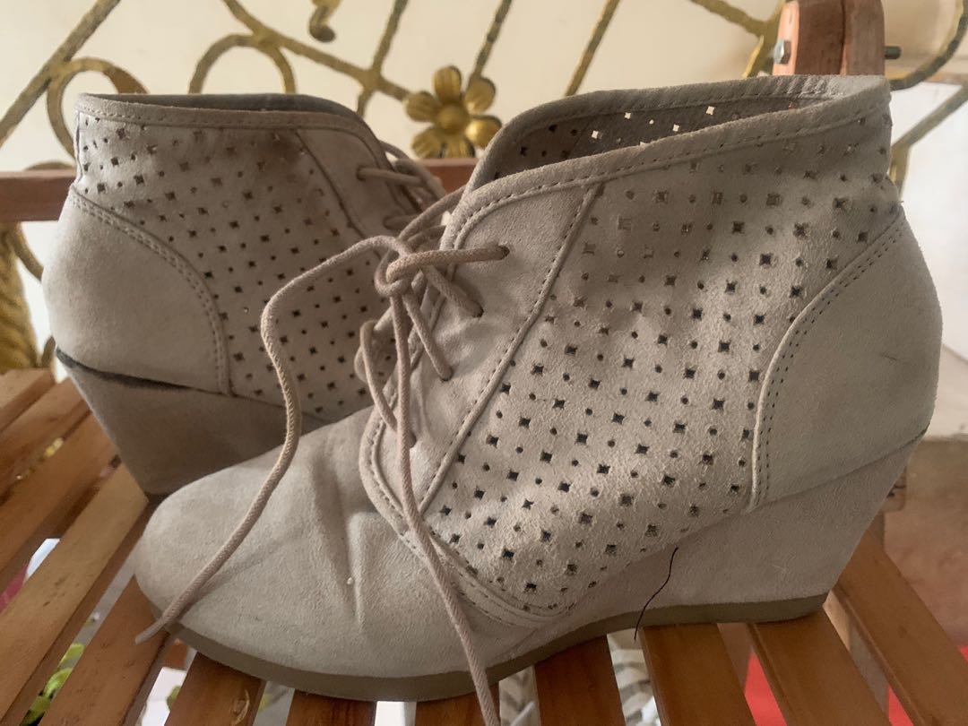 Boots Vintage American Eagle size 6 
