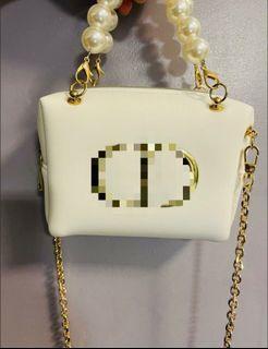 D!0rSoft VIP pouch with pearl handle