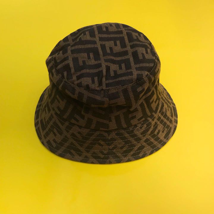 Fendi bucket hat, Fesyen Pria 