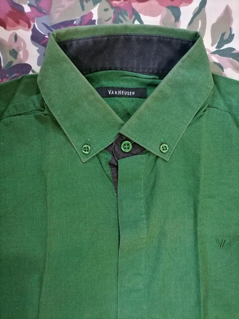 Long-sleeved (Category: Activewear) located in Quezon City. Submitted by jongloyd (Listing ID 1141026019, Image 3). Description: Long-sleeved VanHeusen Small Forest Green. Pre Loved Well used. Perfect for corporate, casual party attire. RFS: Nakatabaan dina nagagamit Nakatago nalang..