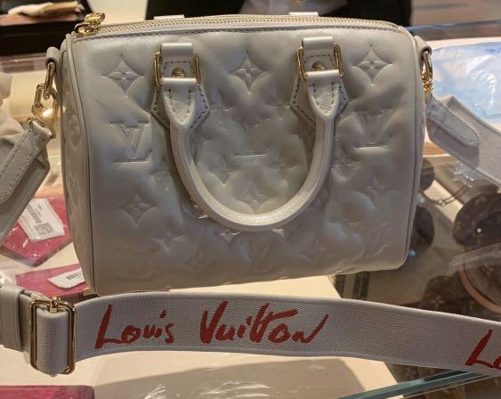 LOUIS VUITTON Speedy Limited Edition Bandouliere 22 Embossed